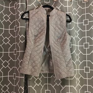 Taupe vest